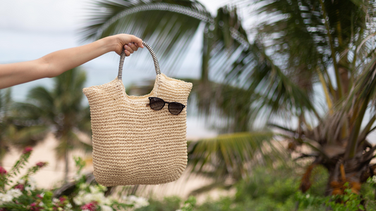 https://basketly.co.za/products/molly-light-natural-woven-tote