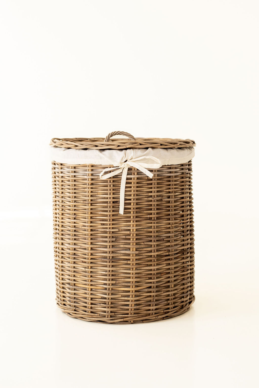 Rattan Laundry Basket with Lid and Linen Inner Bag