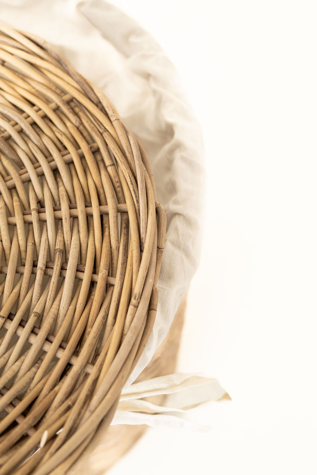 Rattan Laundry Basket with Lid and Linen Inner Bag