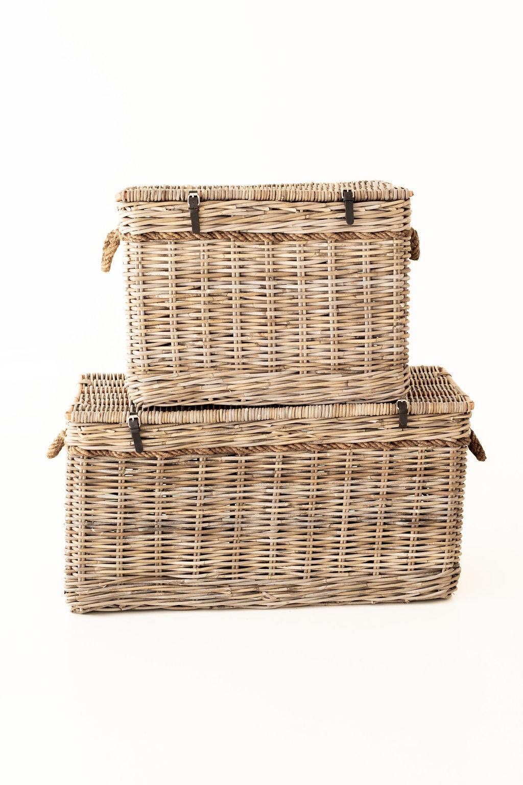 Rattan Lidded Chest with Rope detail - (Additional courier costs will apply)