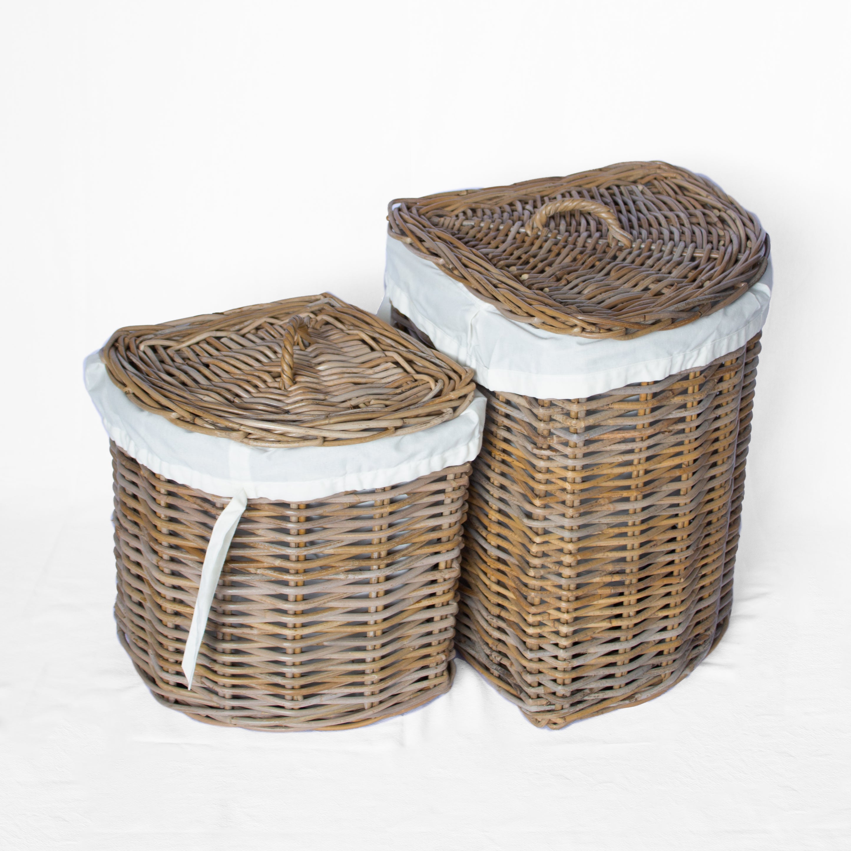 Rattan Corner Laundry Baskets with Lids and Linen Inner Bag Basketly