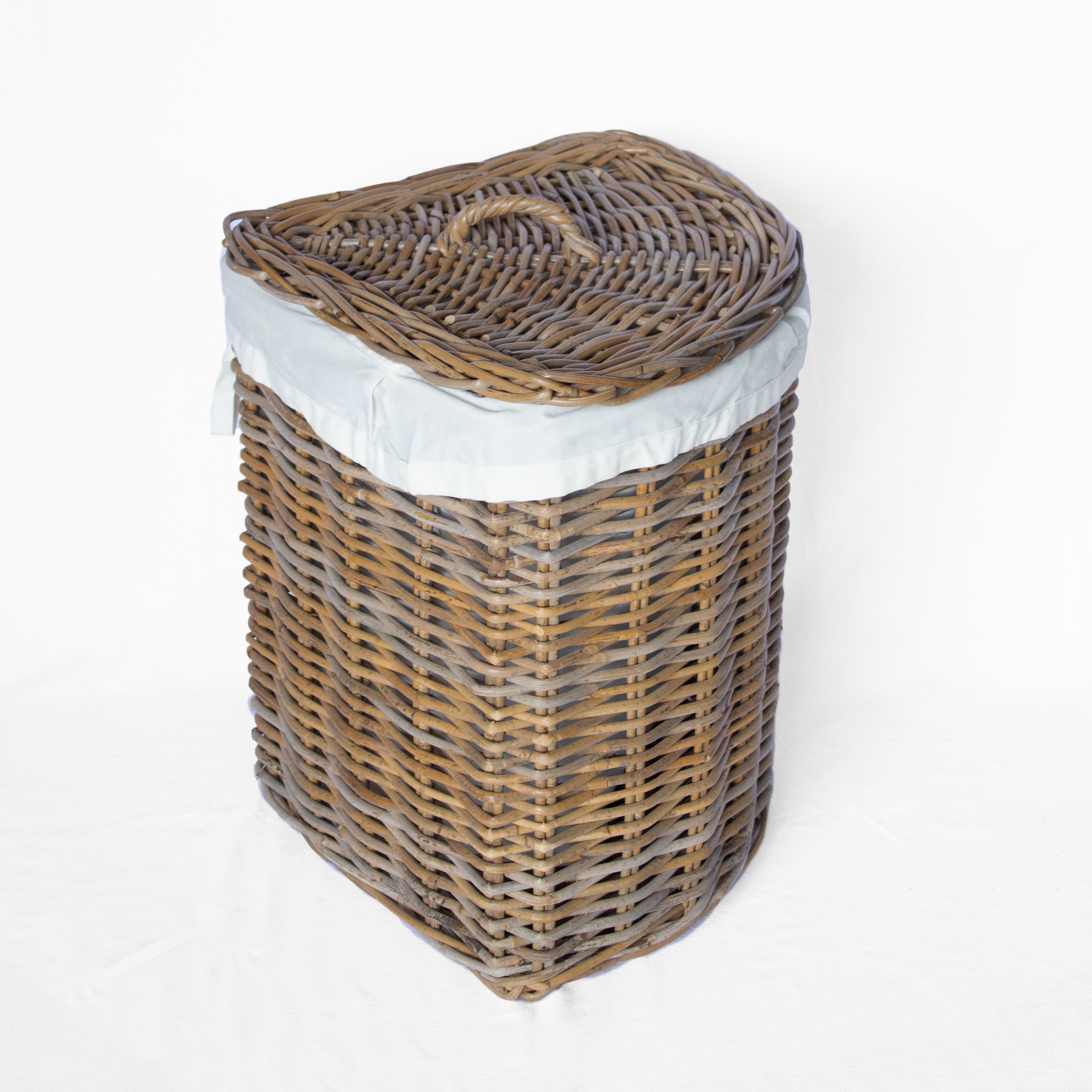 Rattan Corner Laundry Baskets with Lids and Linen Inner Bag Basketly